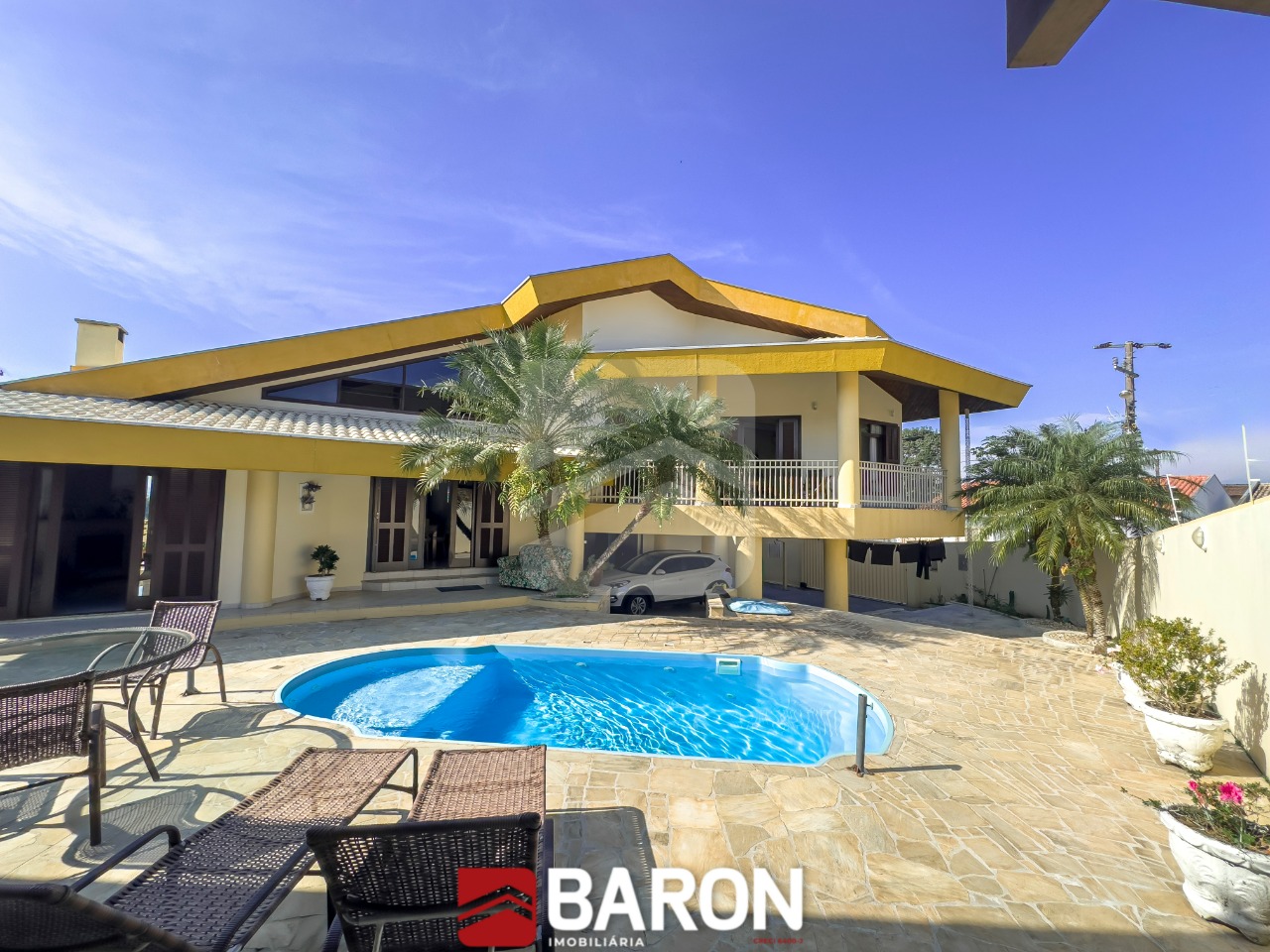 Casa – 5 Dormitórios | bairro Centro