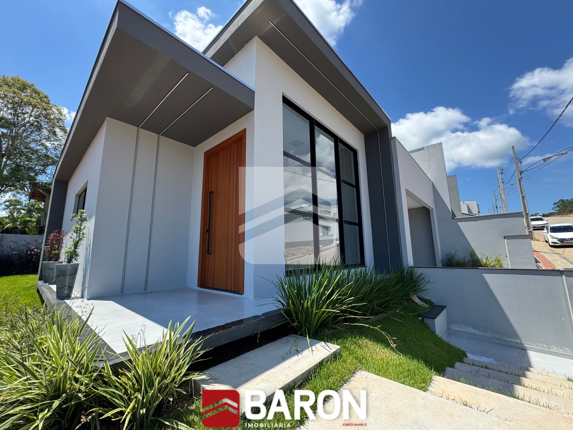 Casa – 3 Dormitórios – Bairro Centro – Guabiruba