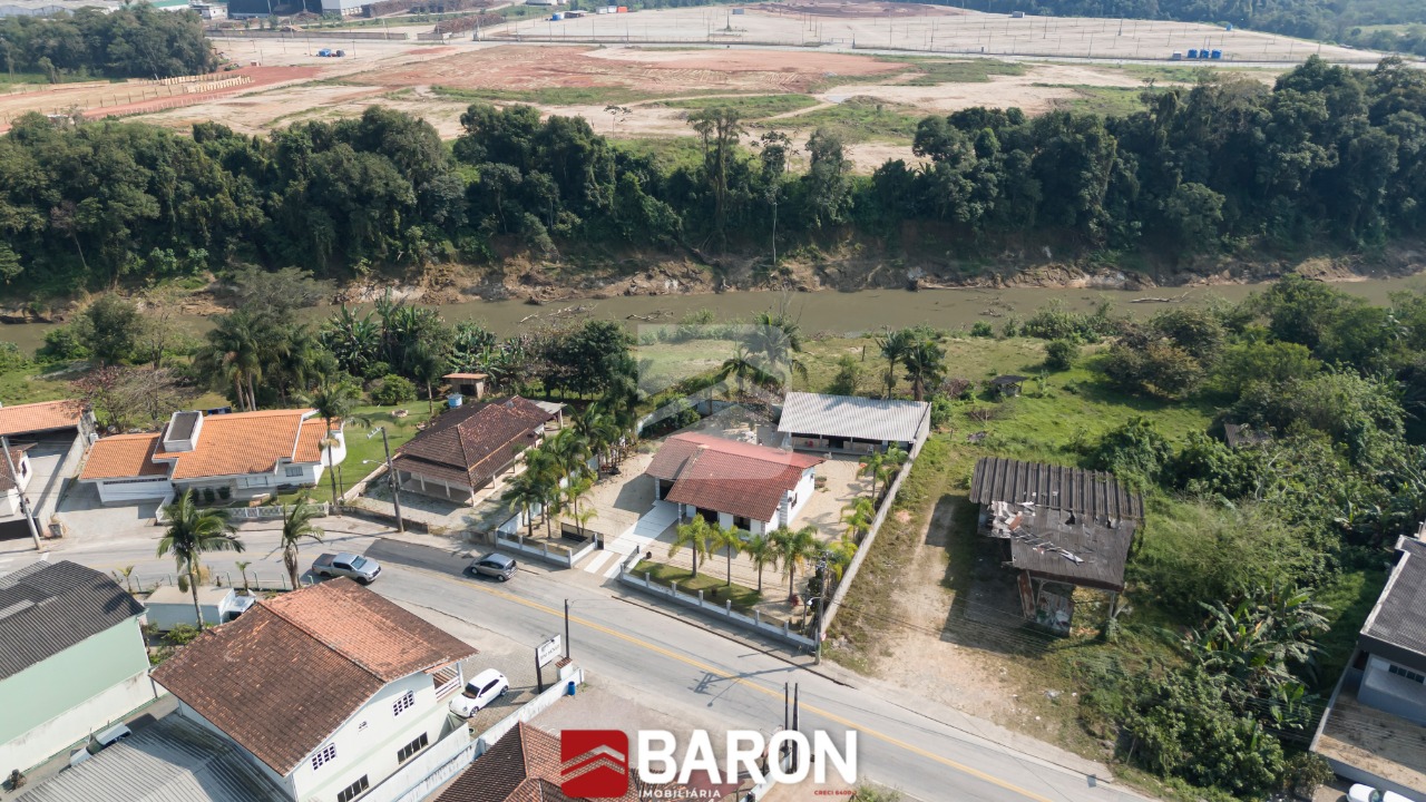 Casa – 3 Dormitórios | Bairro Limoeiro Brusque
