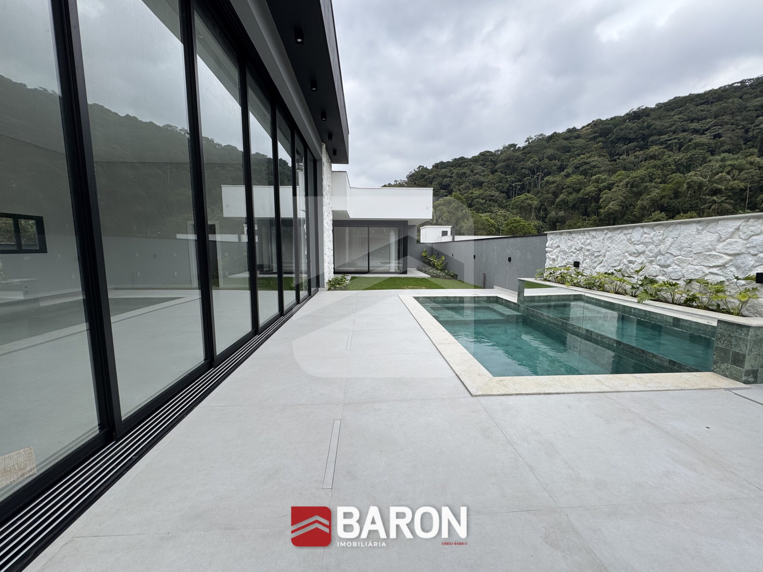 Casa – 3 Suítes | Bairro Souza Cruz