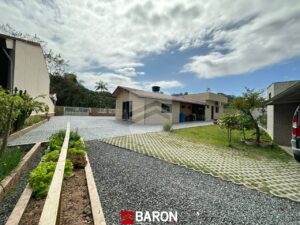 Casa – Com piscina | Bairro São Pedro