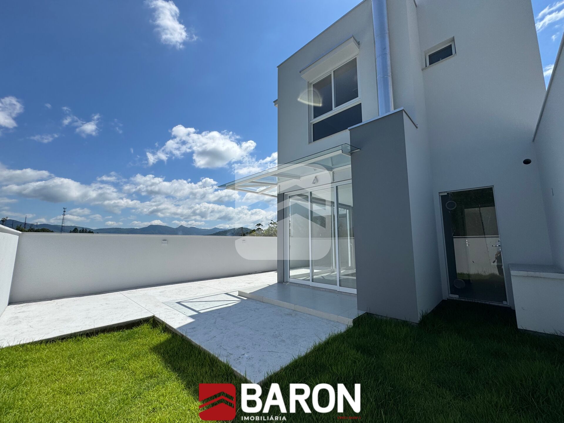 Casa – 3 Dormitórios – Bairro Centro – Guabiruba