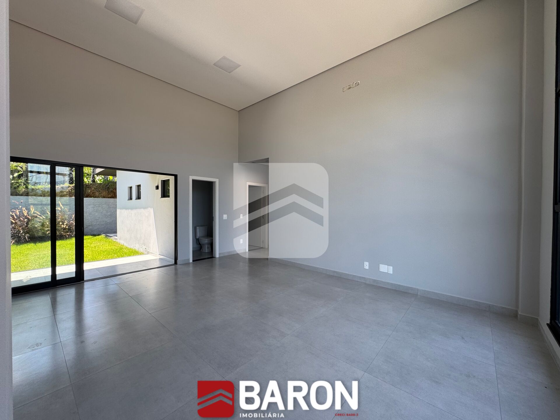 Casa – 3 Dormitórios – Bairro Centro – Guabiruba