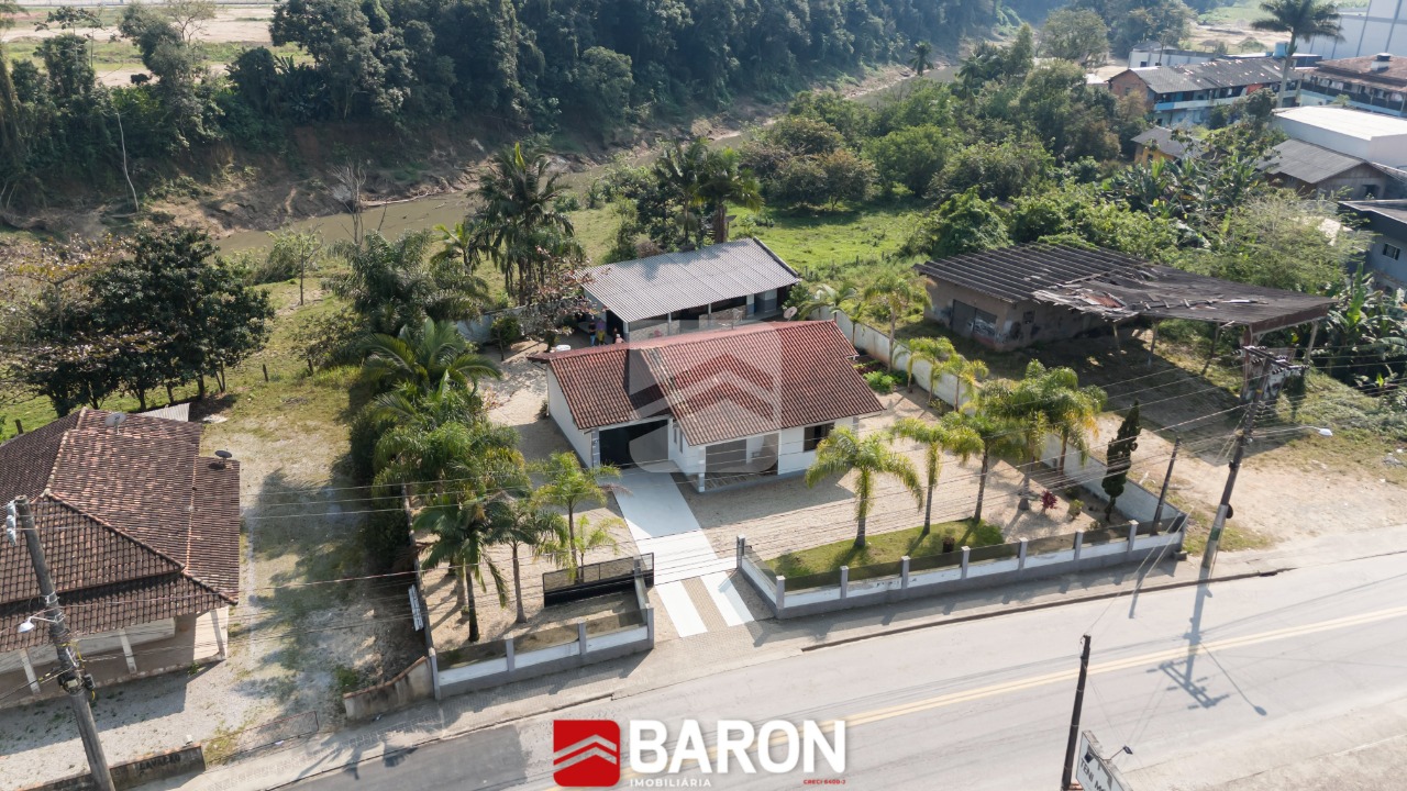 Casa – 3 Dormitórios | Bairro Limoeiro Brusque