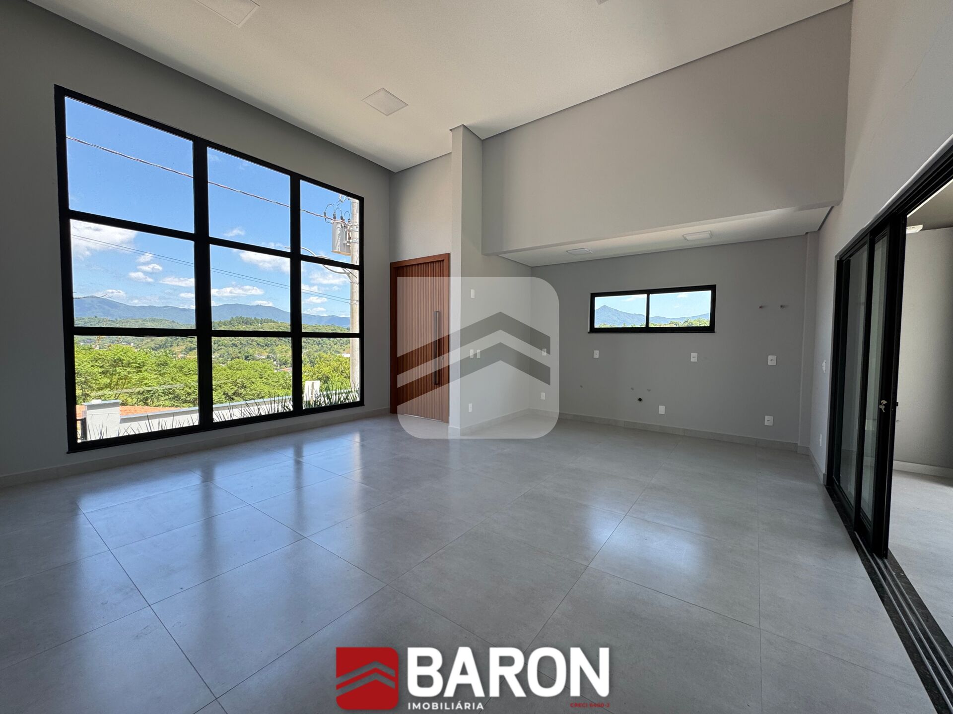 Casa – 3 Dormitórios – Bairro Centro – Guabiruba