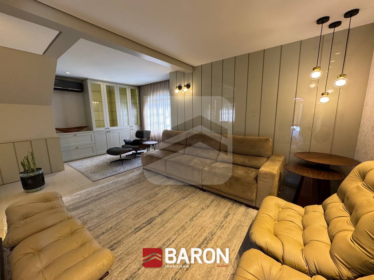 Casa – 3 dormitórios | Bairro Centro II