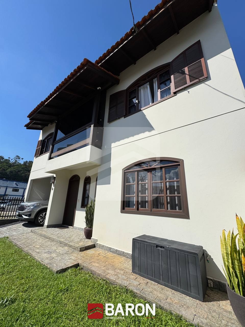 Casa – 3 dormitórios | Bairro Centro II