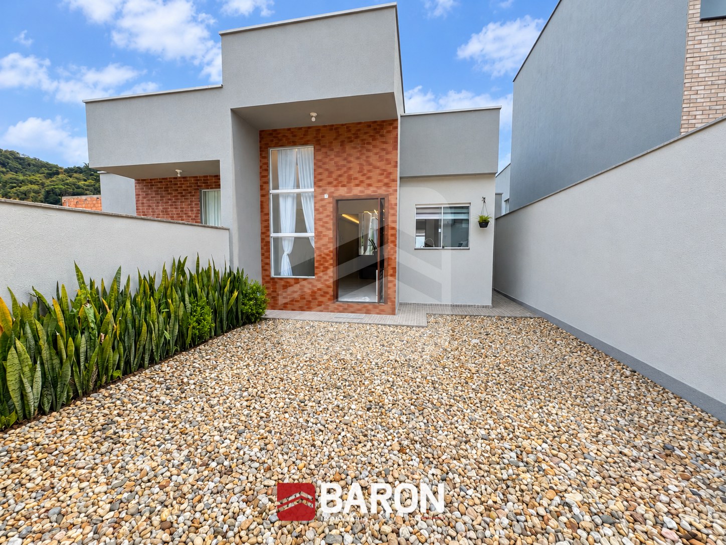 Casa – 2 dormitórios – Bairro Águas Claras
